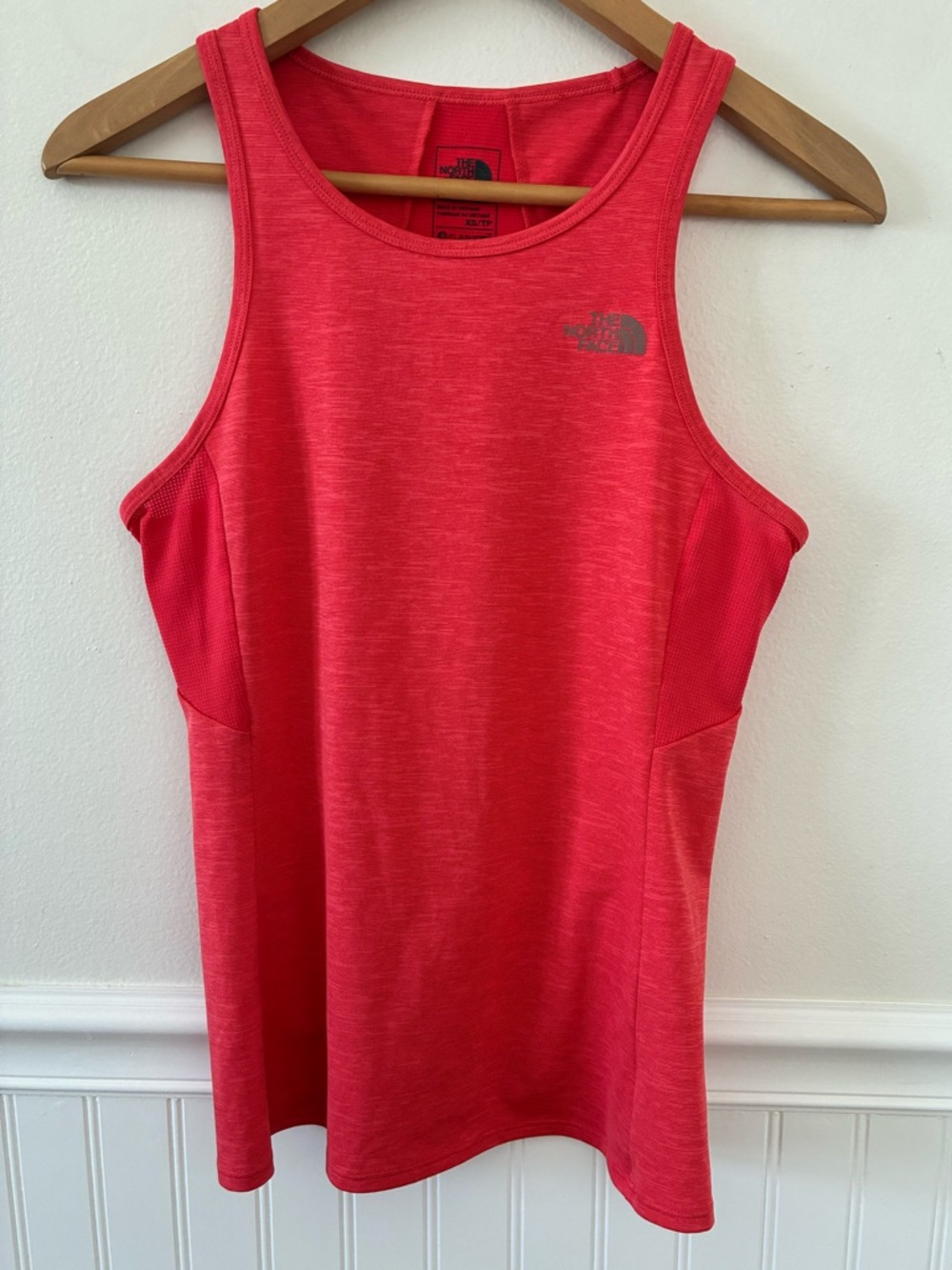 The North Face Women’s Racer Back Pink Hiking Workout Tank Size XS